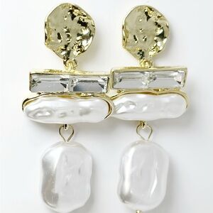 Elegant Abstract Pearl Drop Earring - Unique Statement Jewelry